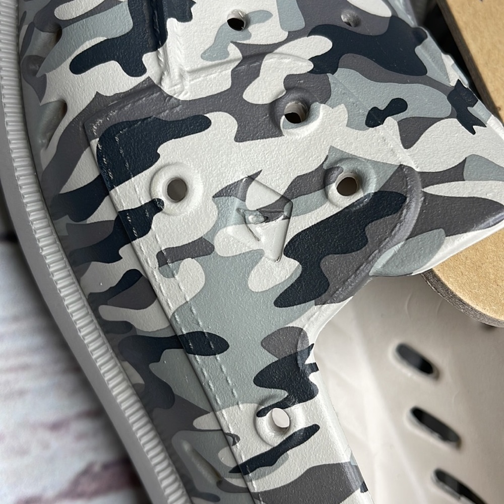 NWT Sperry Original Authentic Flat Boat Slides Sz 9 Camouflage! - Picture 3 of 7